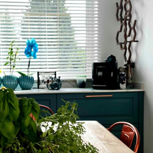 żaluzja drewniana w kuchni