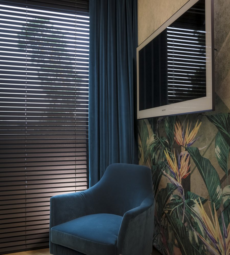 żaluzja drewniana czarna